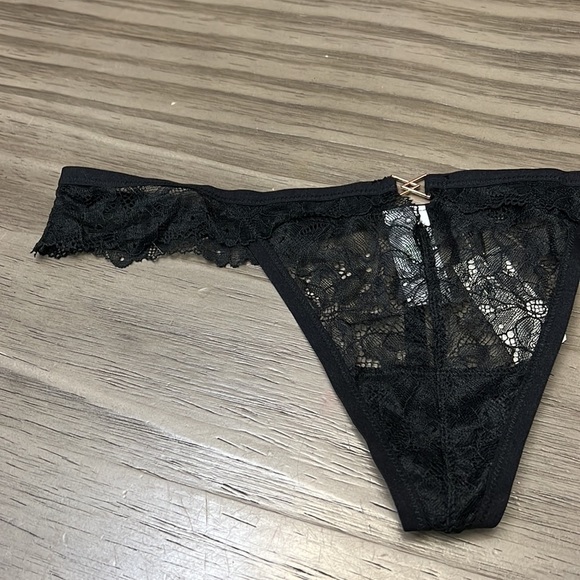 AERIE LACE THONG LARGE NEW BLACK - Picture 2 of 11